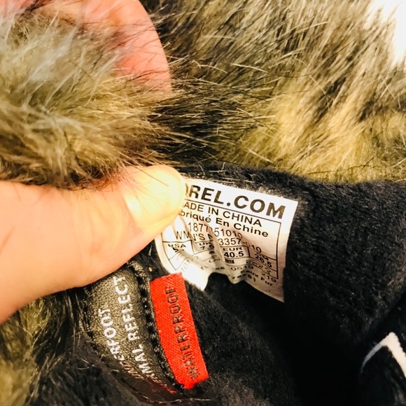 Sorel Joan of artic Next leather boots in black - Picture 10 of 10